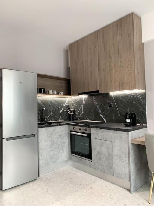 Tailor 4 * Salonic